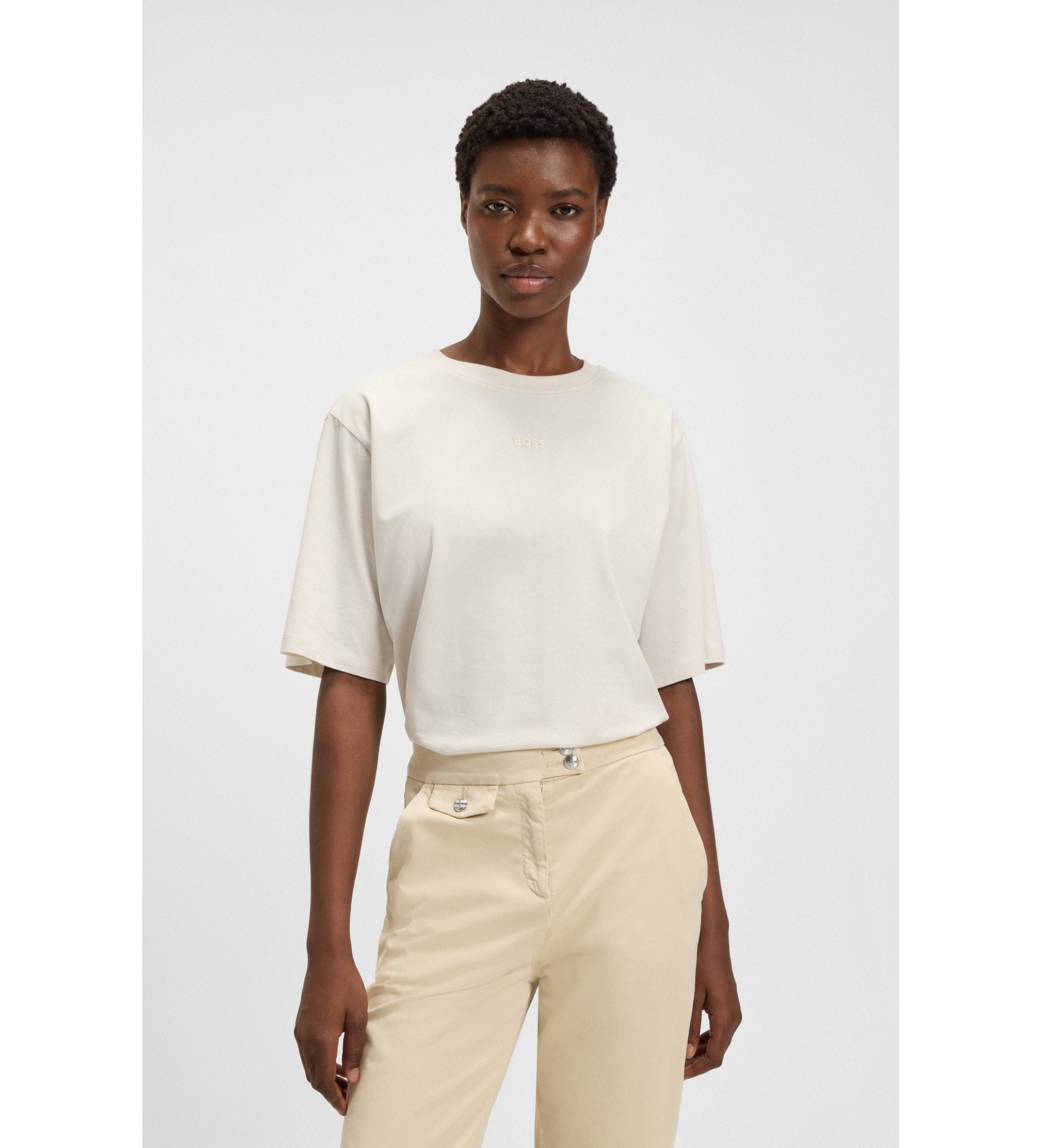 BOSS Enis Majica z logotipom bela BOSS Enis Majica z logotipom bela