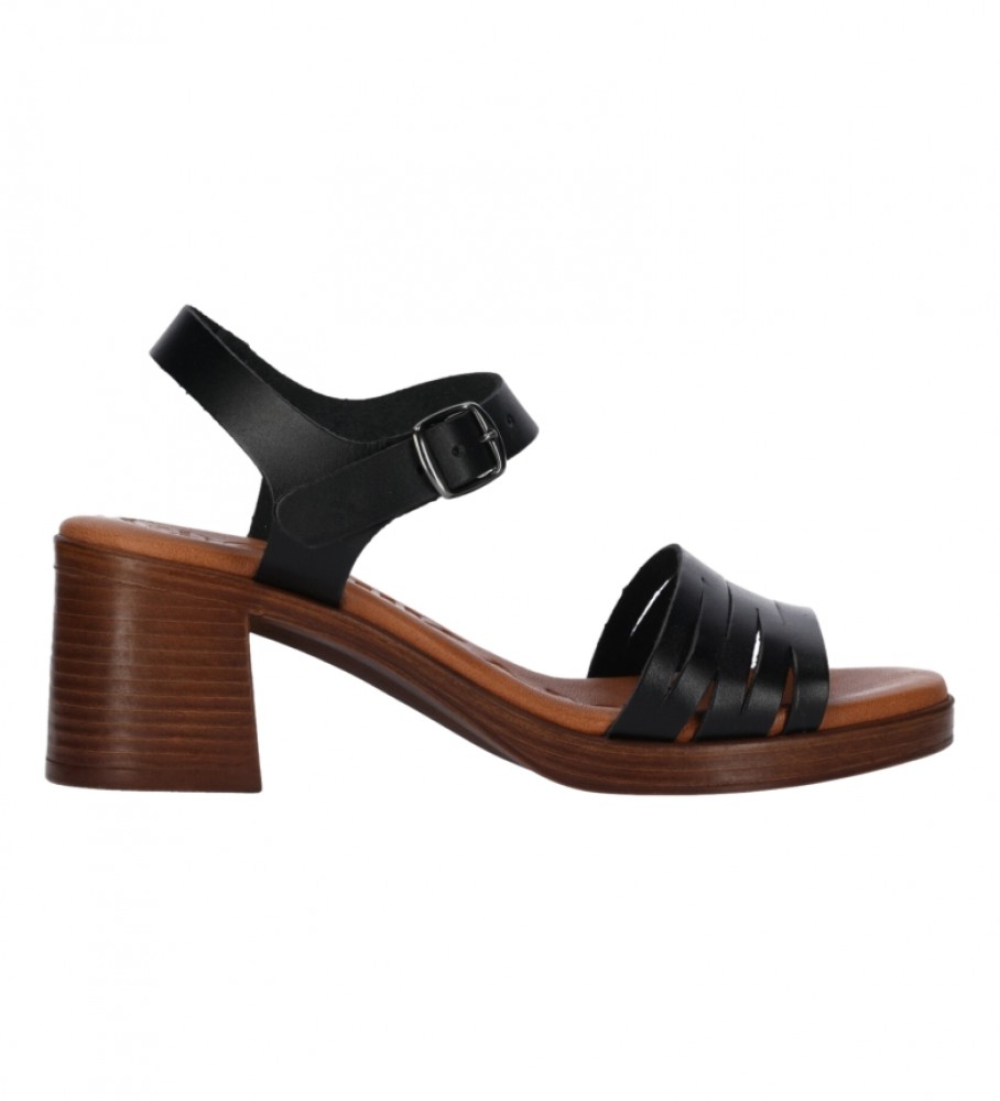 Chika10 Gotica 02 Black leather sandals