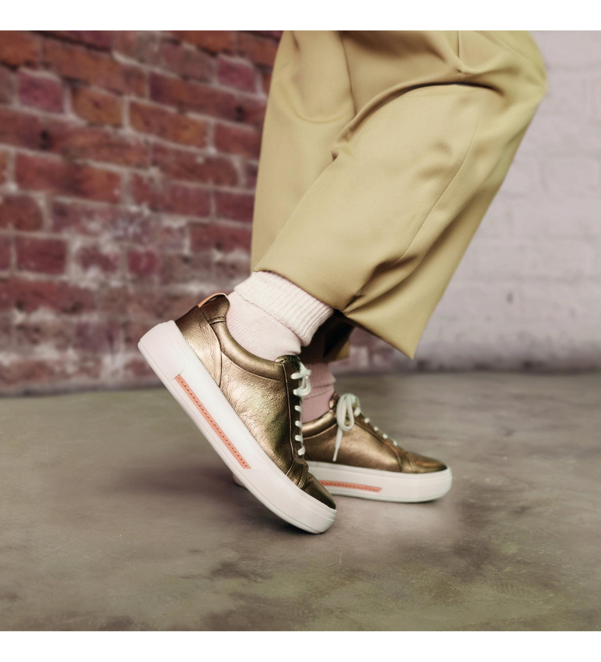 Clarks Usnjene superge Hollyhock Walk bronze Clarks Usnjene superge Hollyhock Walk bronze