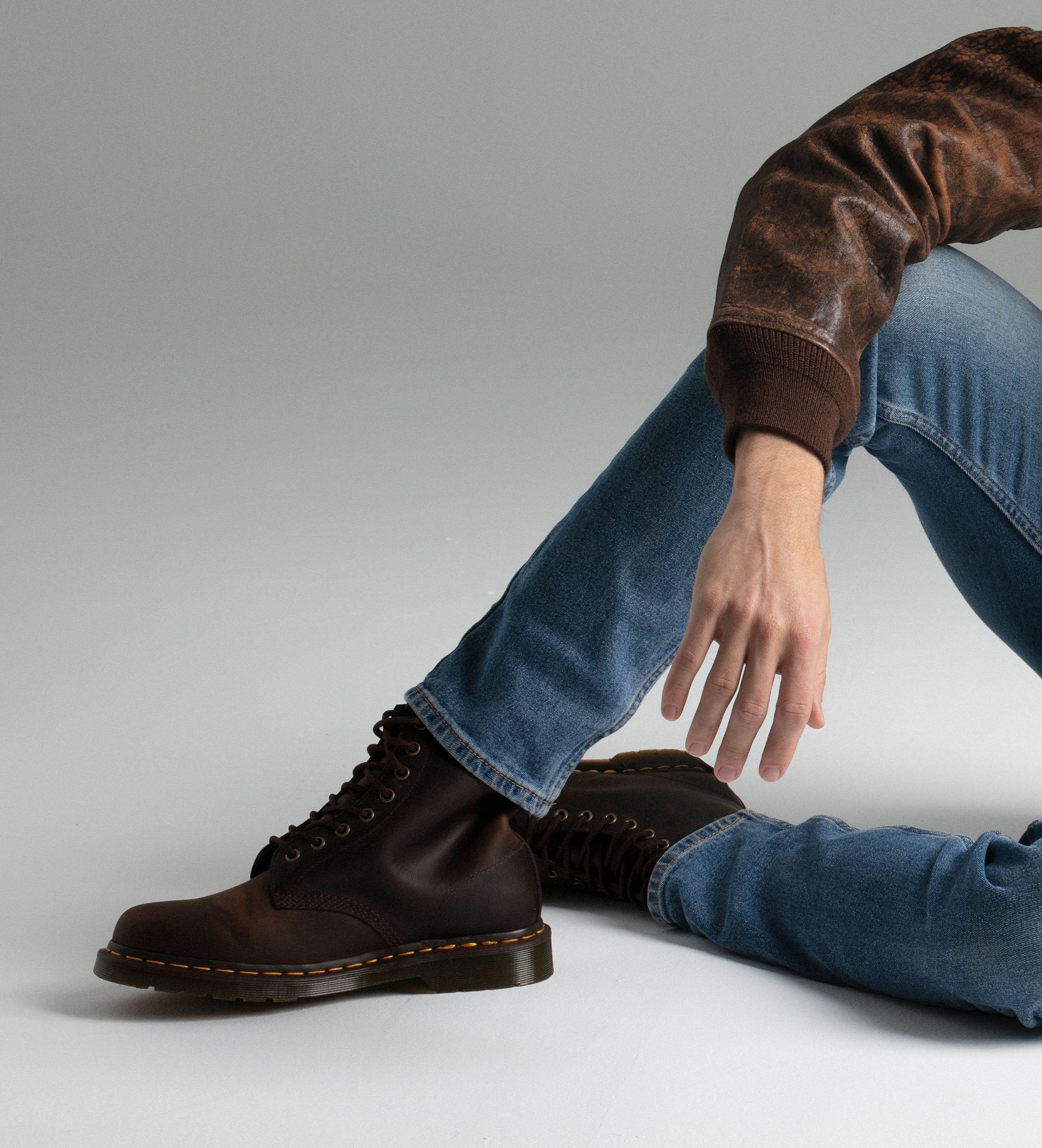Dr Martens 1460 Crazy Horse leather boots brown - Esdemarca Store