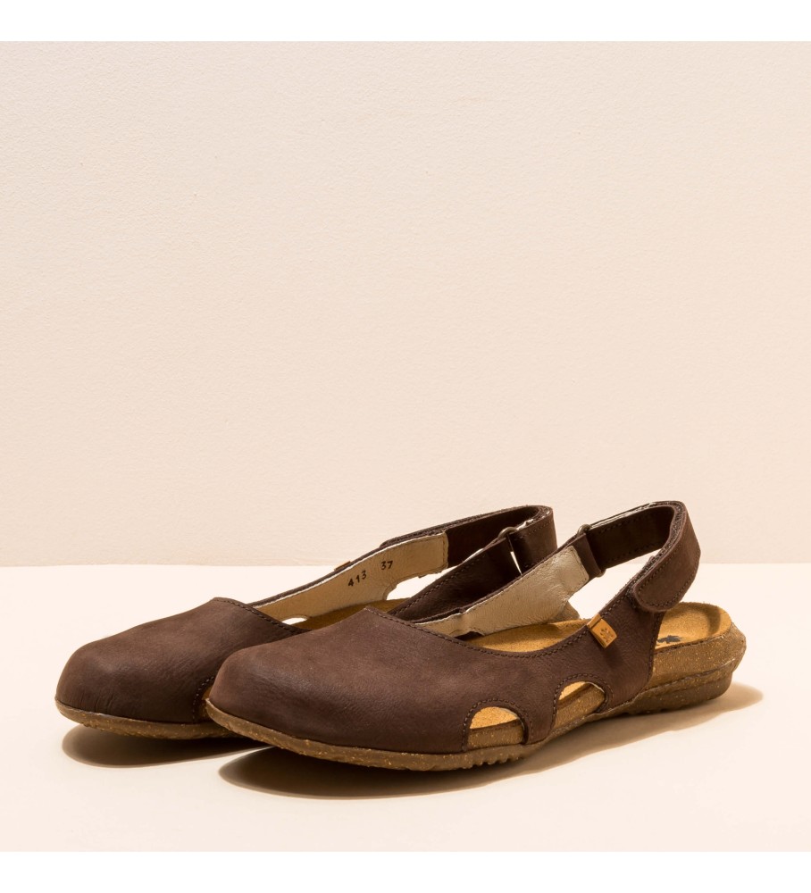 El Naturalista Leather sandals Pleasant Brown Wakataua brown
