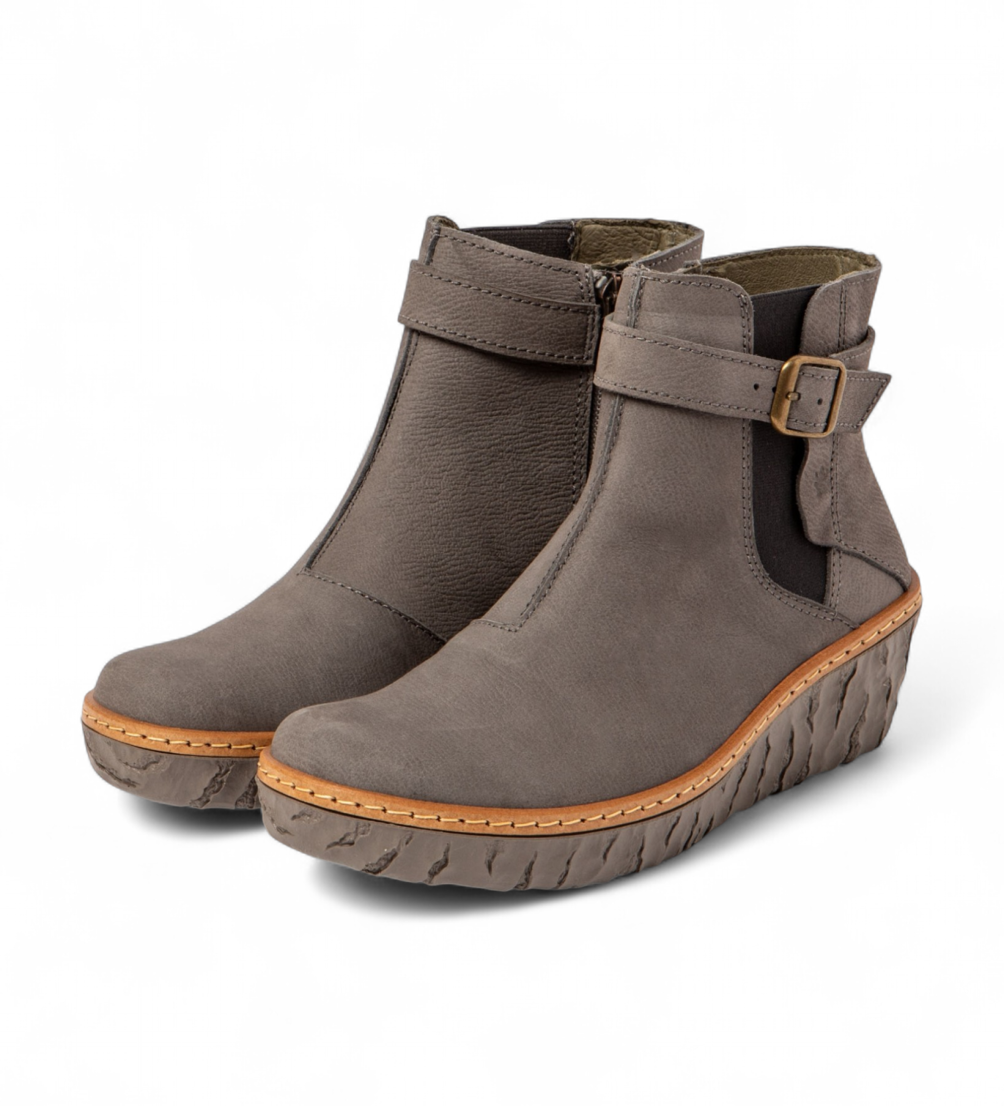 El Naturalista Botins em pele cinzenta da Pleasant Total