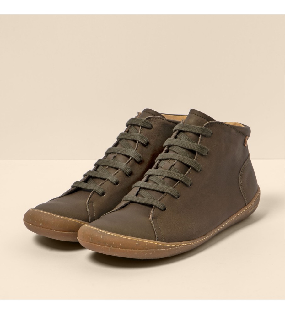 El Naturalista Botins em pele verde