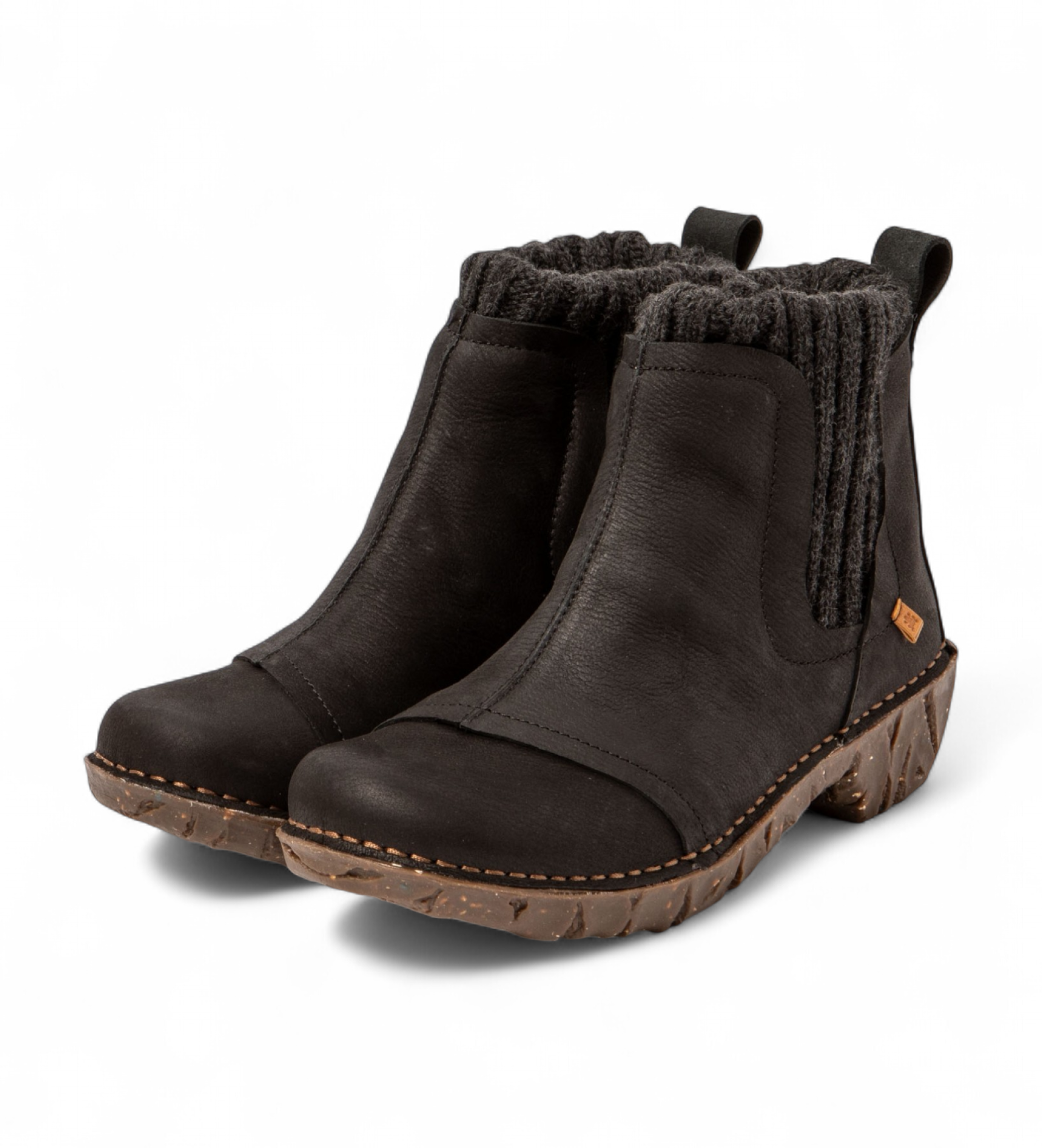 El Naturalista Pleasant leather ankle boots black