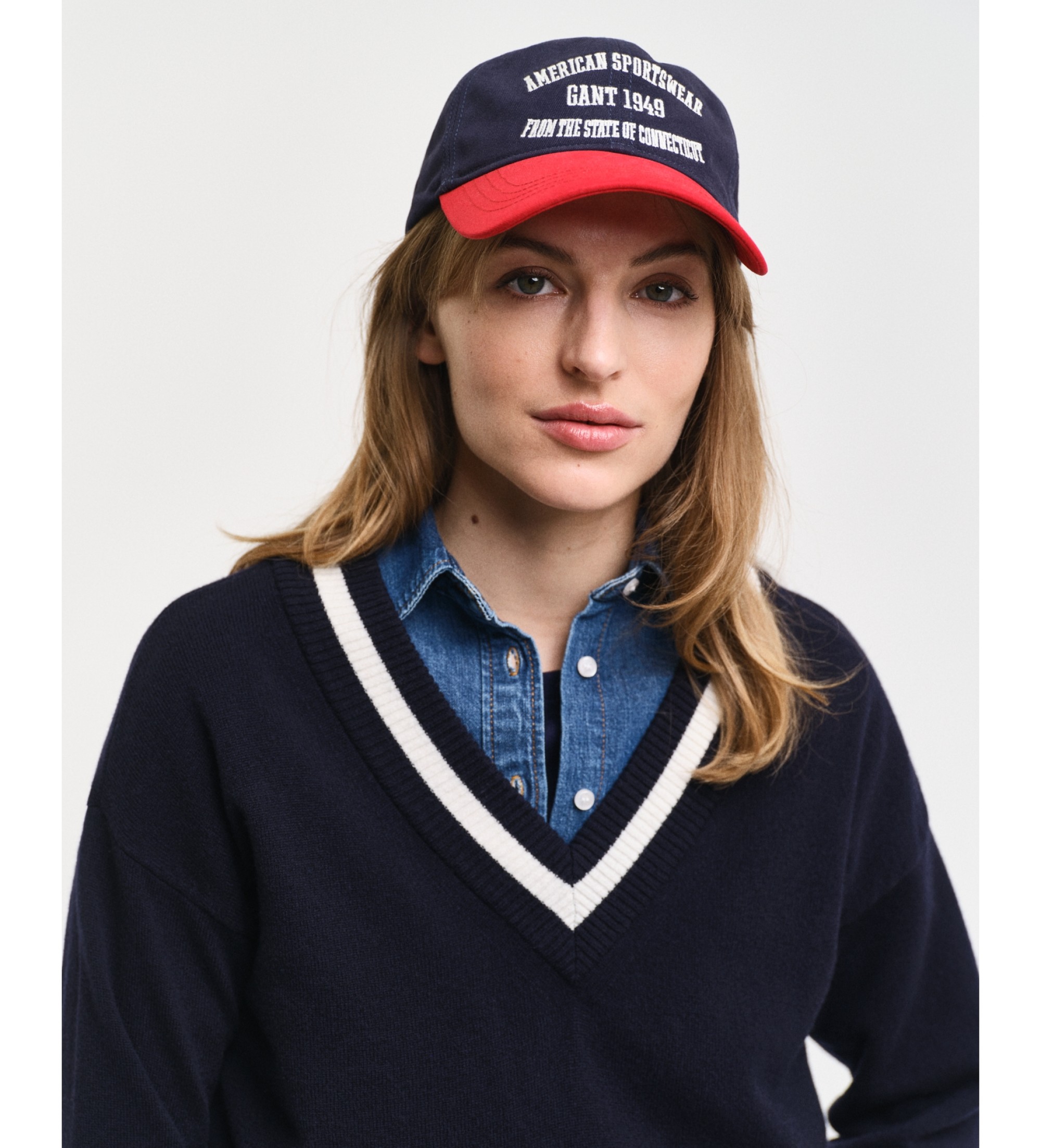 Gant Camisola de l de ovelha muito fina com gola em V contrastante em azul-marinho