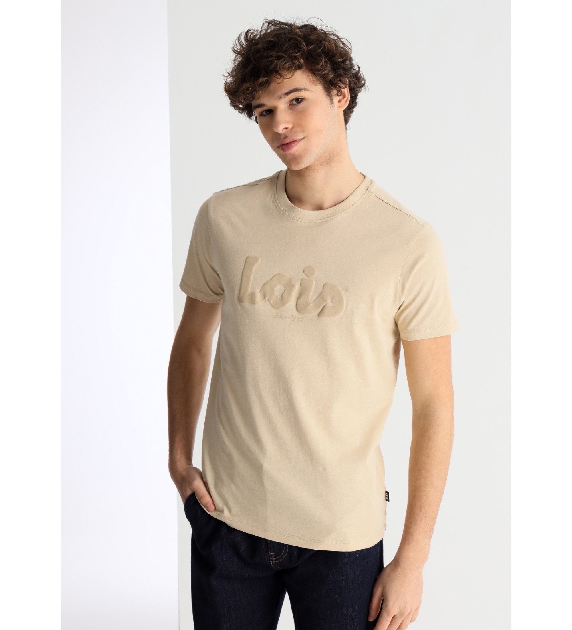 Lois Jeans Beigefarbenes Basic-T-Shirt mit kurzen rmeln und Puffprint