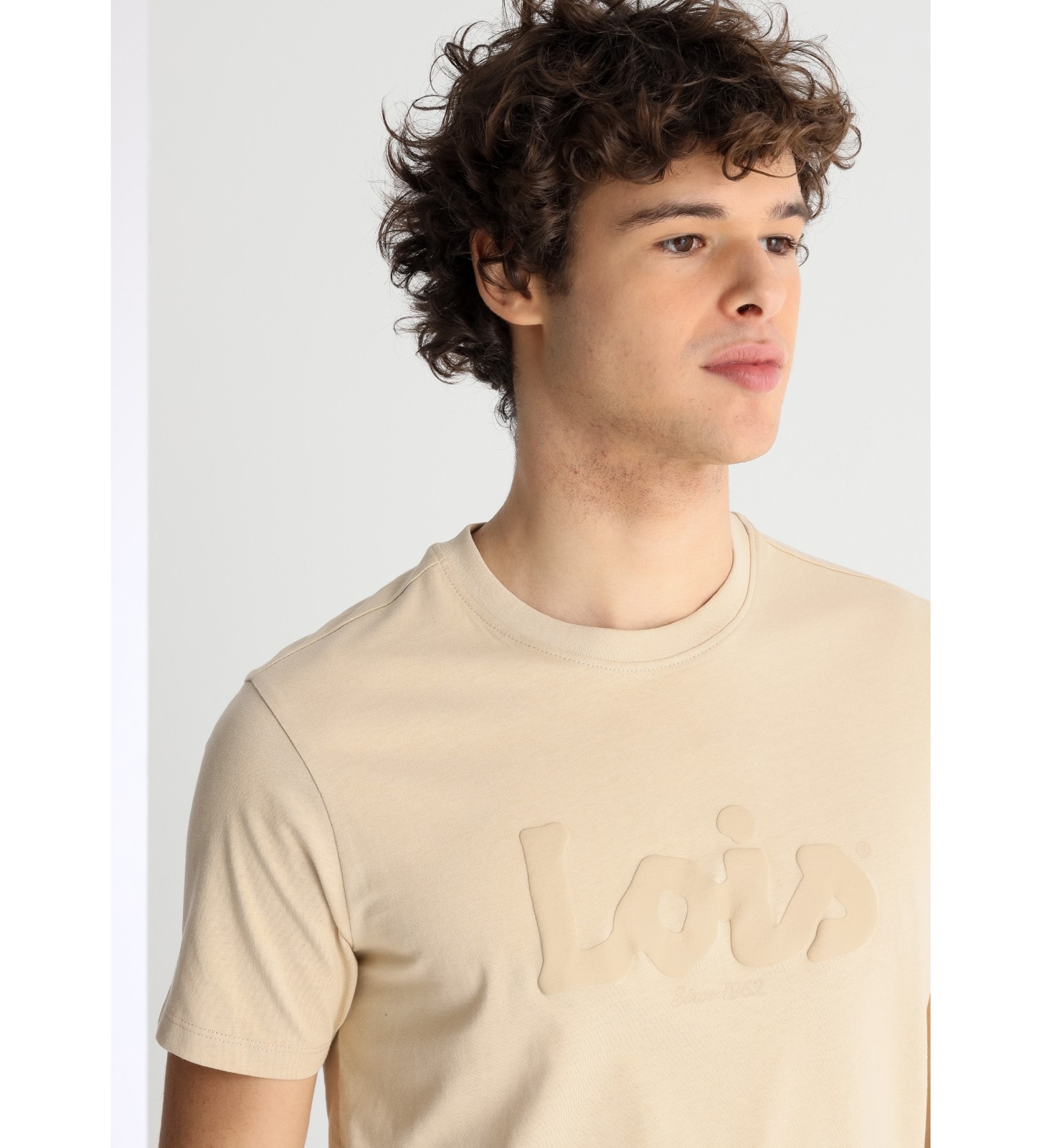 Lois Jeans Beigefarbenes Basic-T-Shirt mit kurzen rmeln und Puffprint