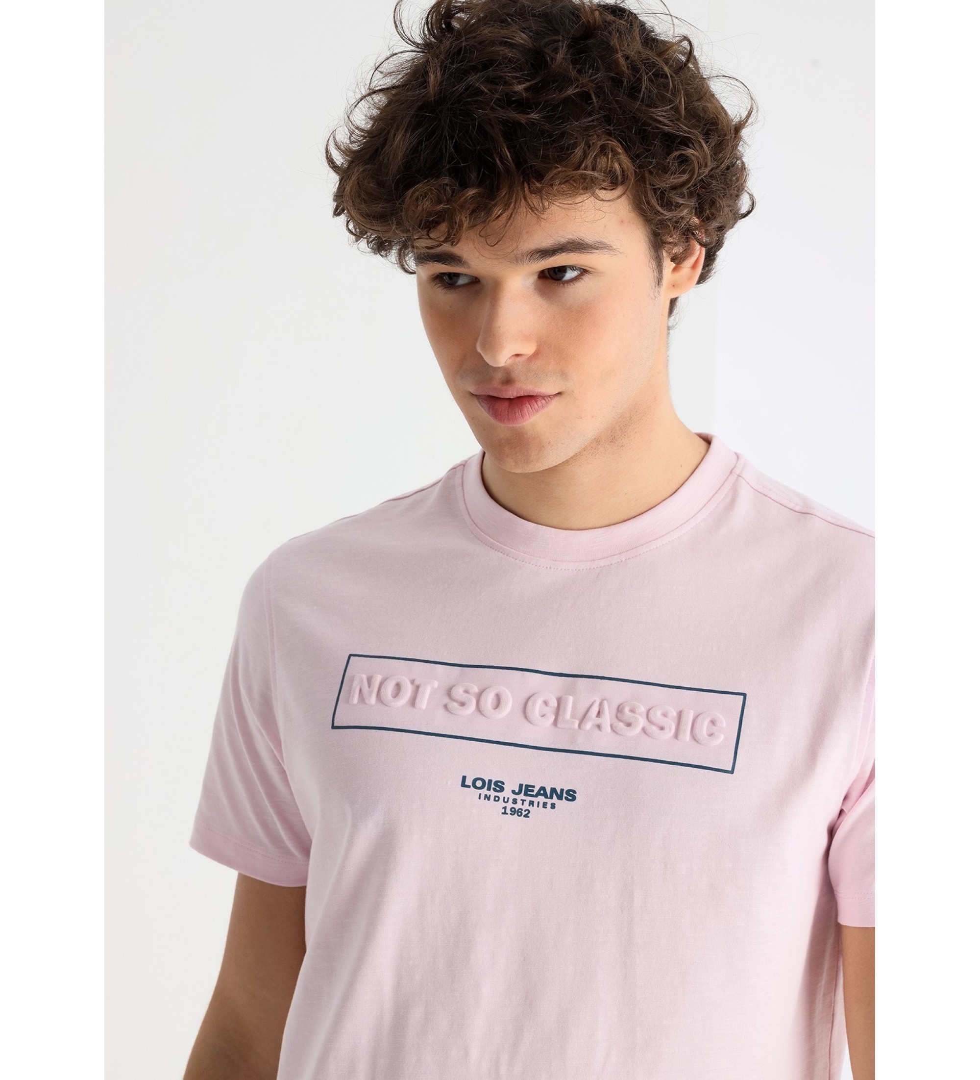 Lois Jeans Short sleeve t-shirt with pink embossed graphics