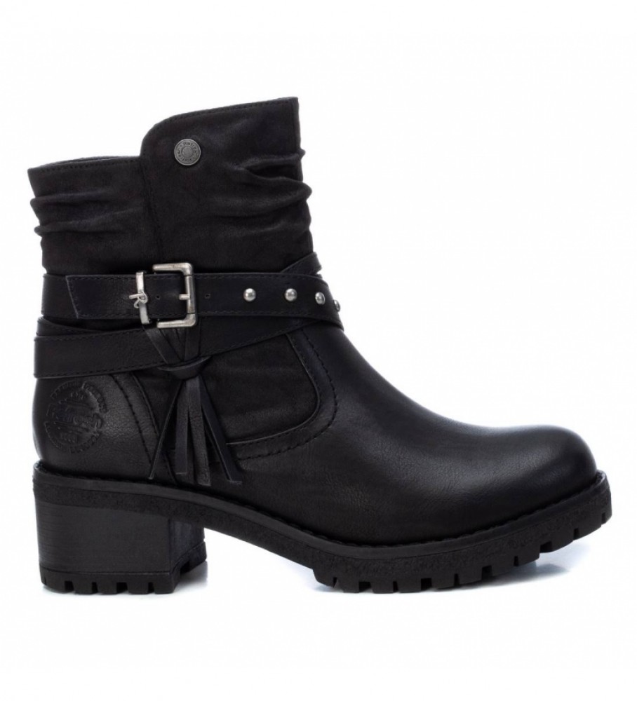 Refresh Black buckle ankle boots