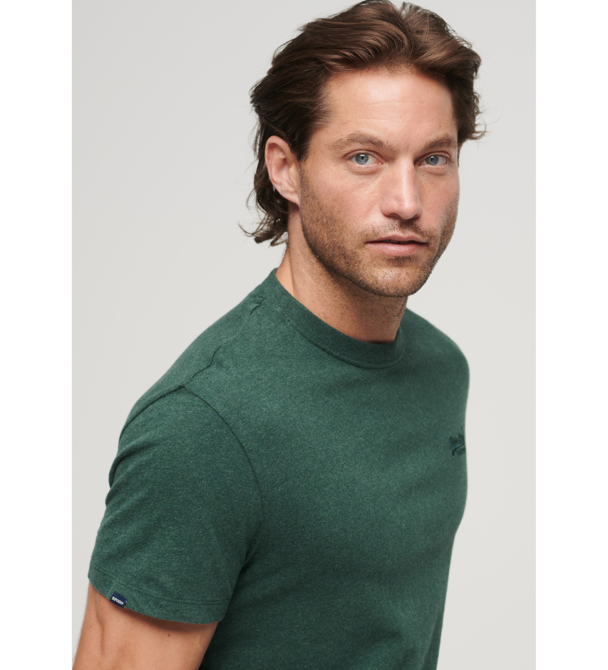 Superdry T-shirt i økologisk bomuld med logo Essential green Superdry T-shirt i økologisk bomuld med logo Essential green