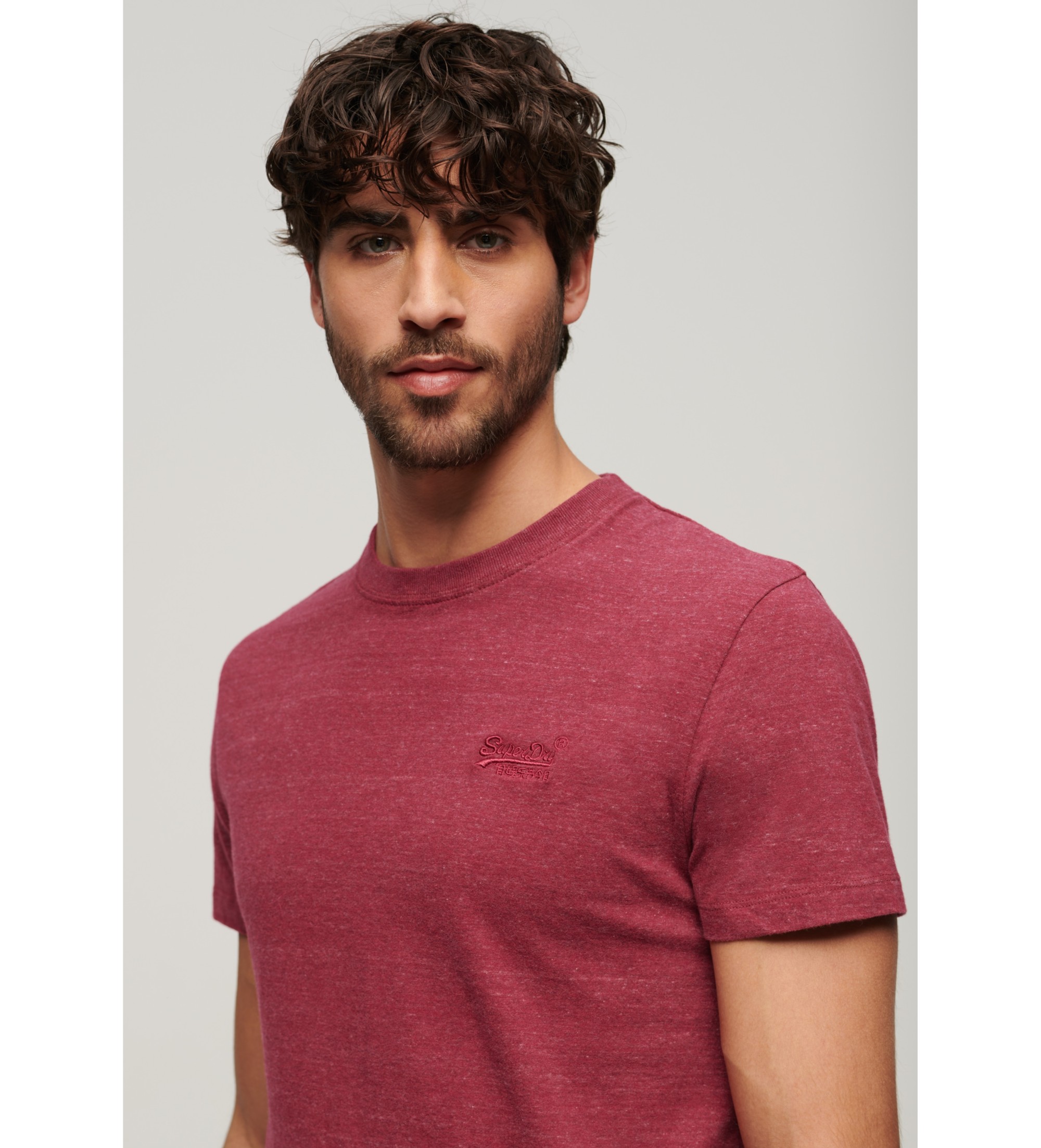 Superdry T-shirt med logo Essential rød Superdry T-shirt med logo Essential rød