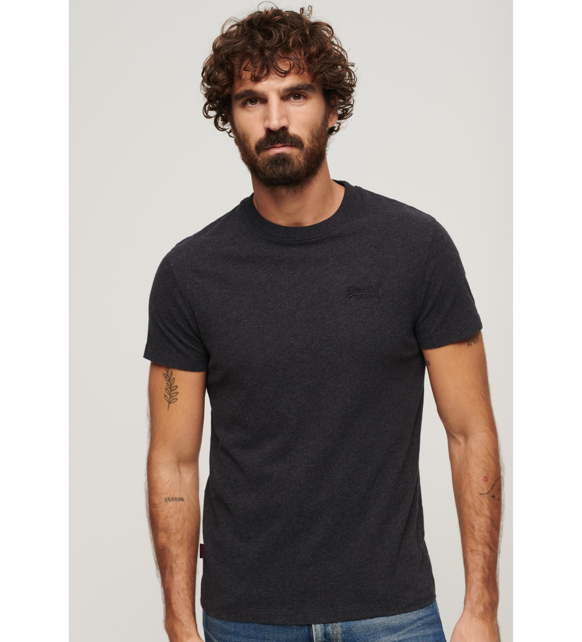 Superdry T-shirt med logo Essential sort Superdry T-shirt med logo Essential sort