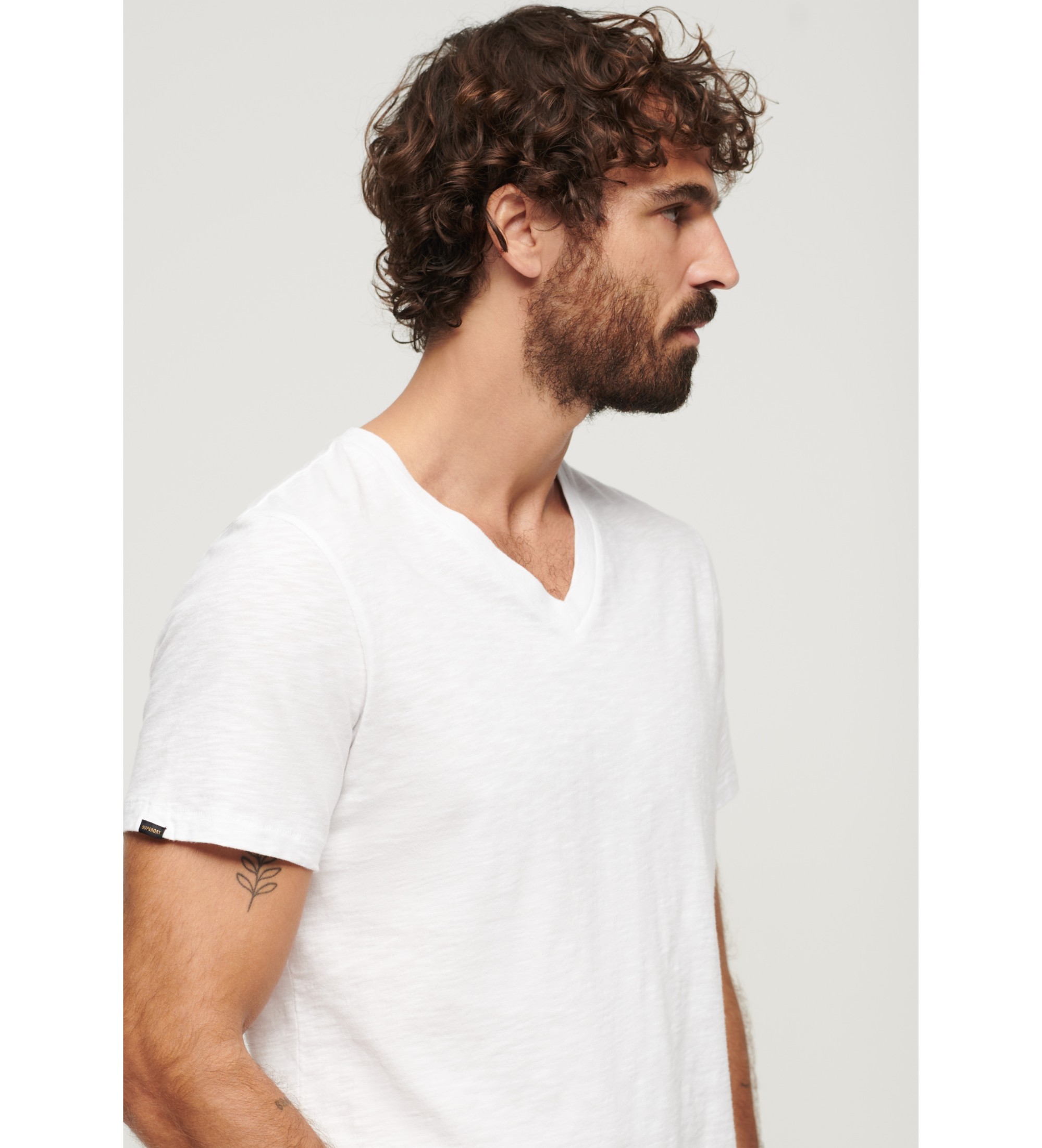 Superdry T-shirt flamejada com decote em V, branca