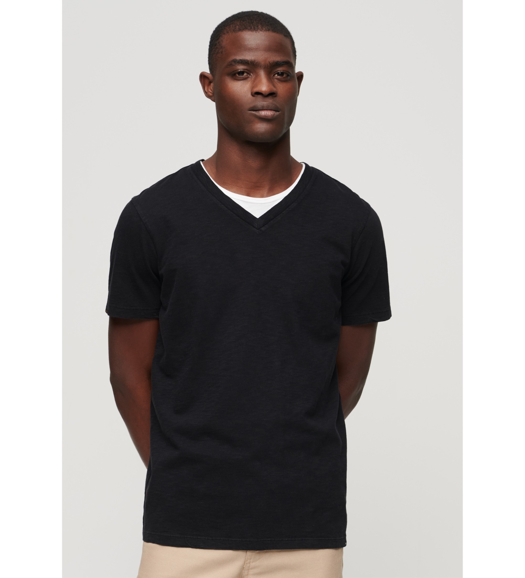 Superdry T-shirt noir à col en V avec flammes