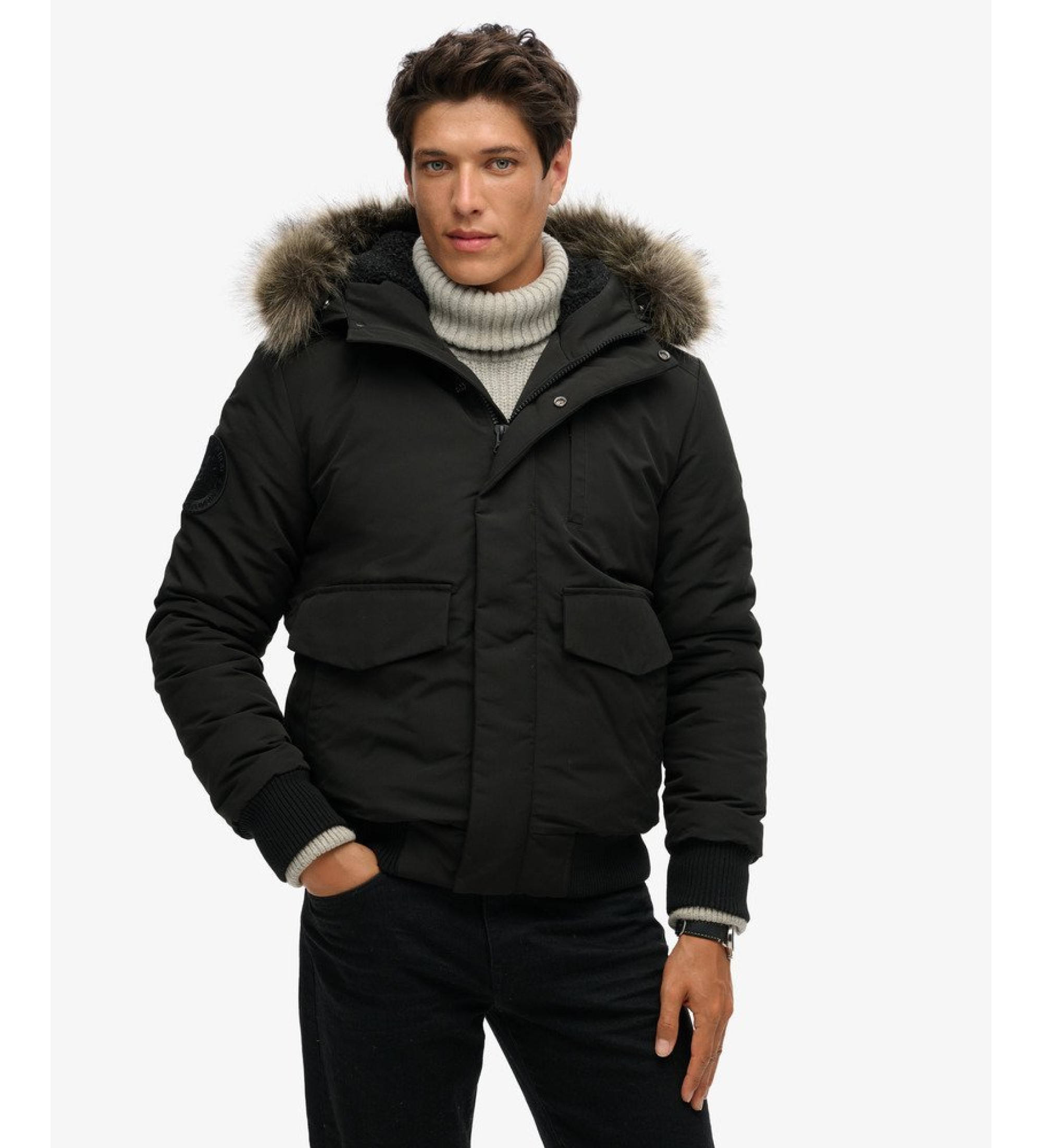 Superdry Everest Bomberjacke mit Kapuze und Steppmuster schwarz Superdry Everest Bomberjacke mit Kapuze und Steppmuster schwarz