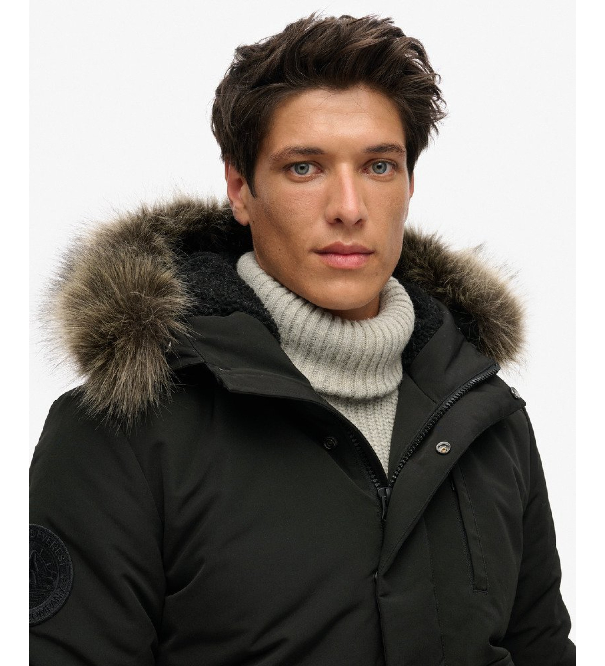 Superdry Everest Bomberjacke mit Kapuze und Steppmuster schwarz Superdry Everest Bomberjacke mit Kapuze und Steppmuster schwarz