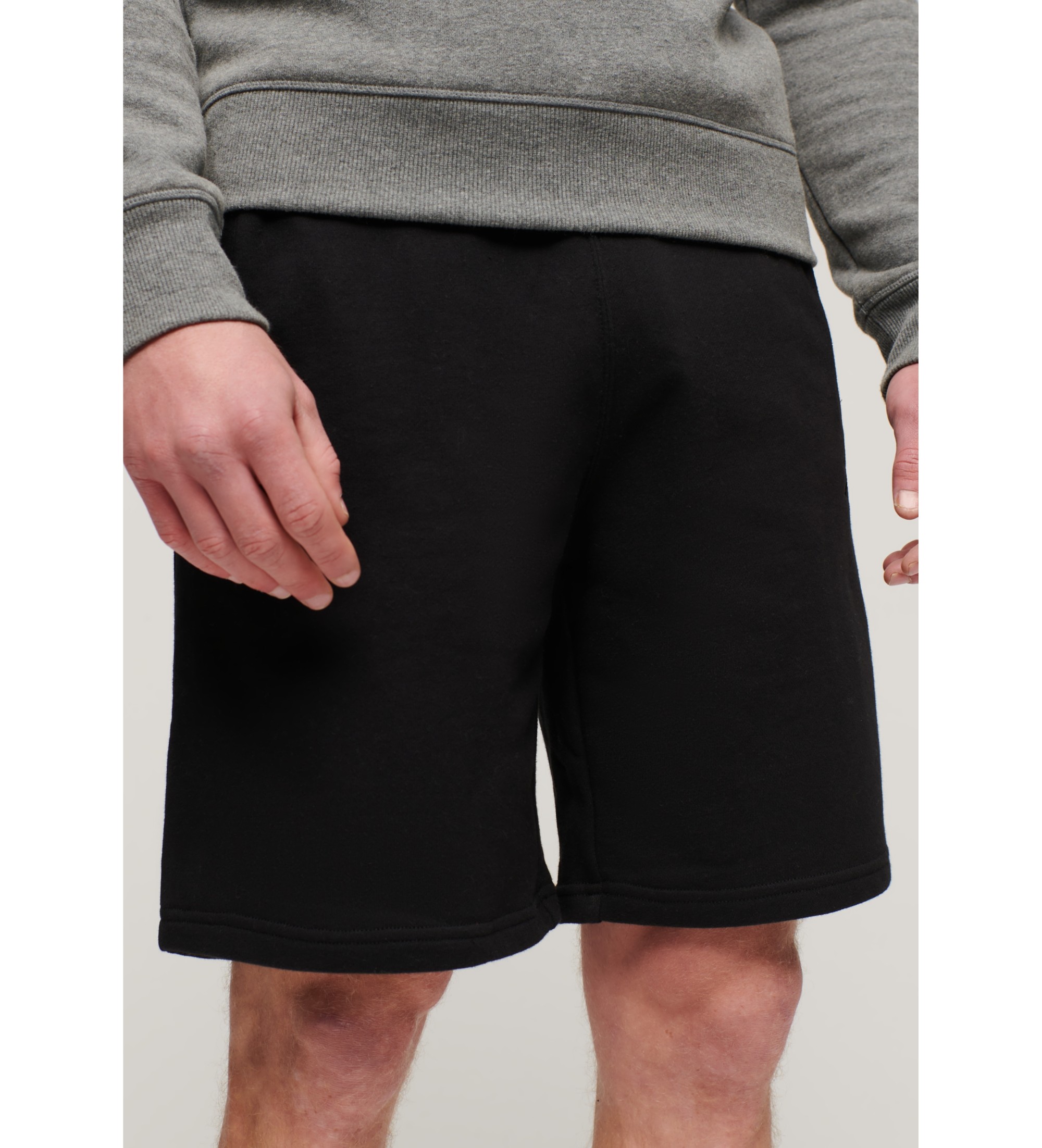 Superdry Stickade shorts med Essential-logotyp