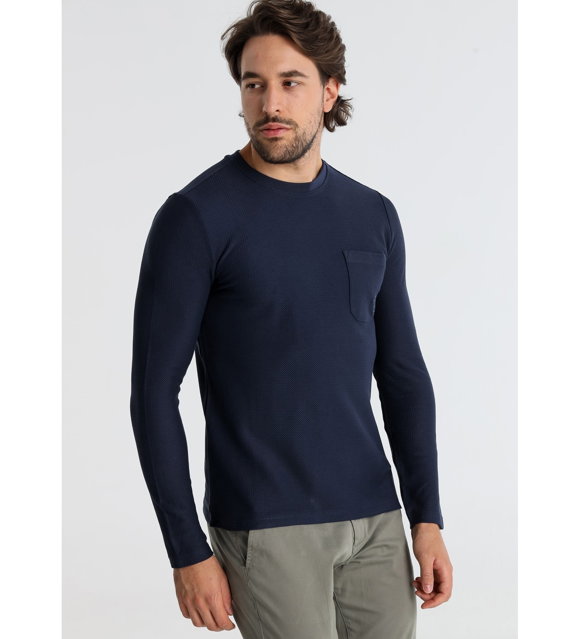 Victorio & Lucchino, V&L Long sleeve T-shirt with chest pocket in navy jacquard fabric