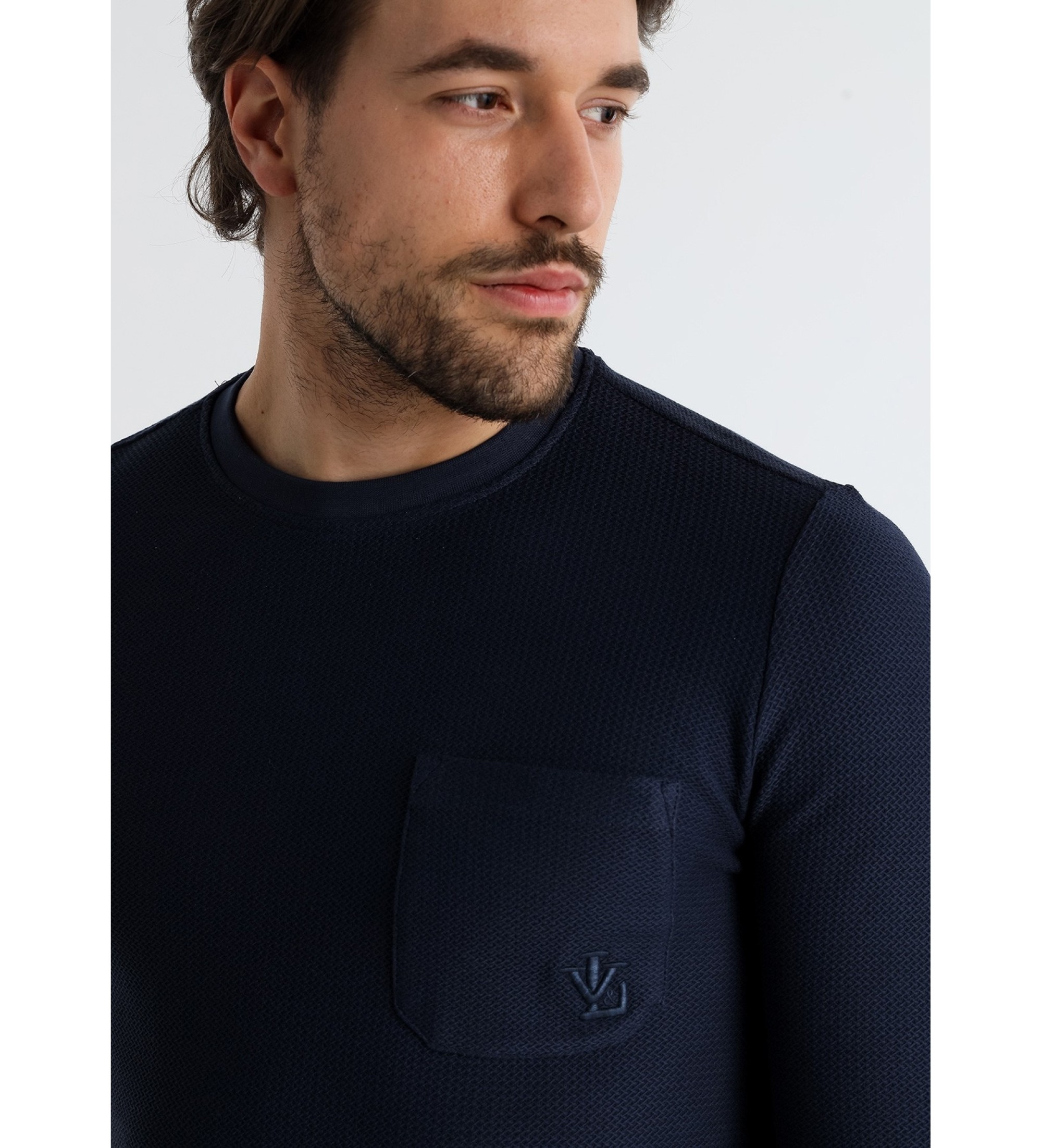 Victorio & Lucchino, V&L Long sleeve T-shirt with chest pocket in navy jacquard fabric