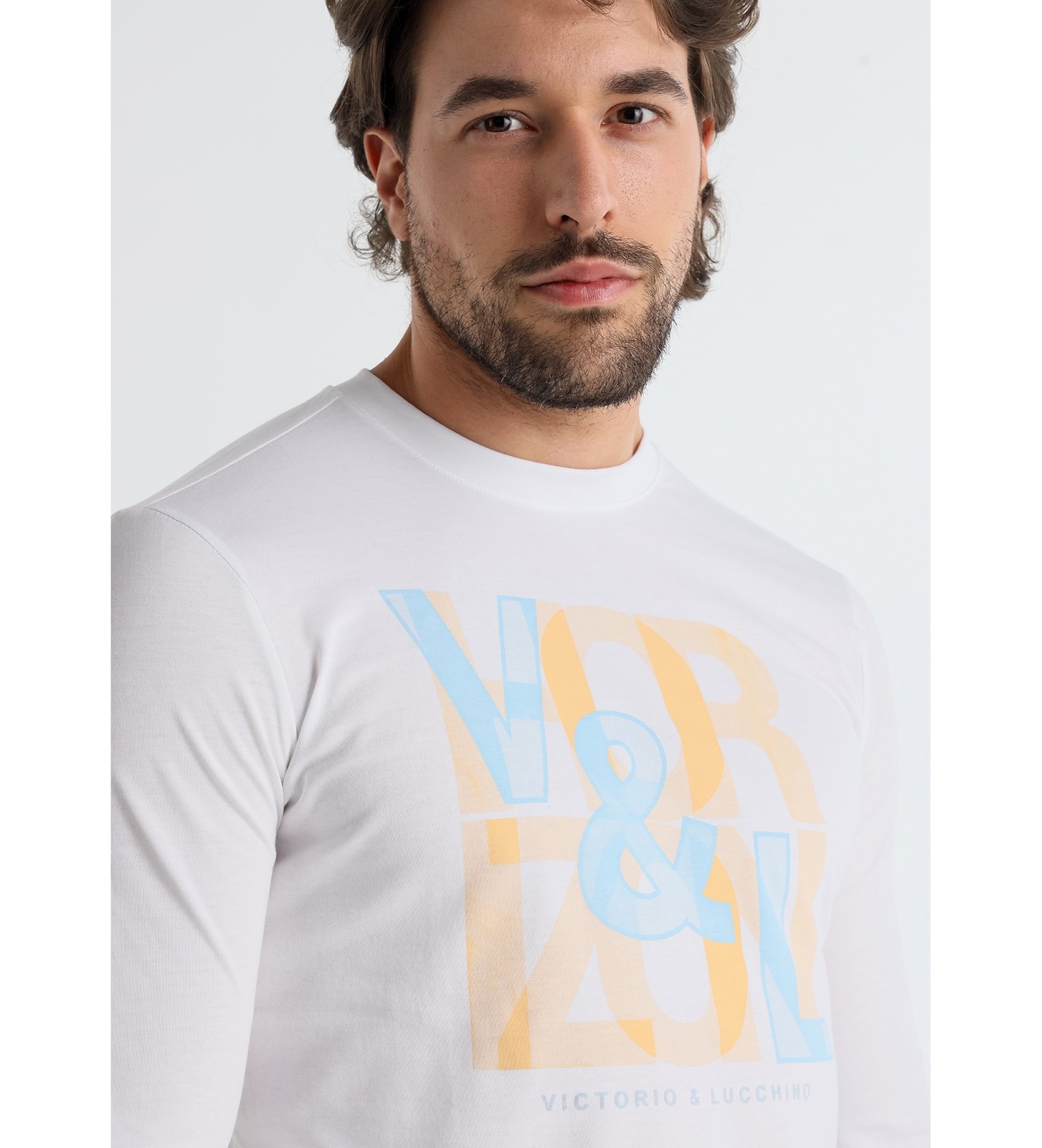 Victorio & Lucchino, V&L T-shirt a maniche lunghe con grafica bianca sul petto