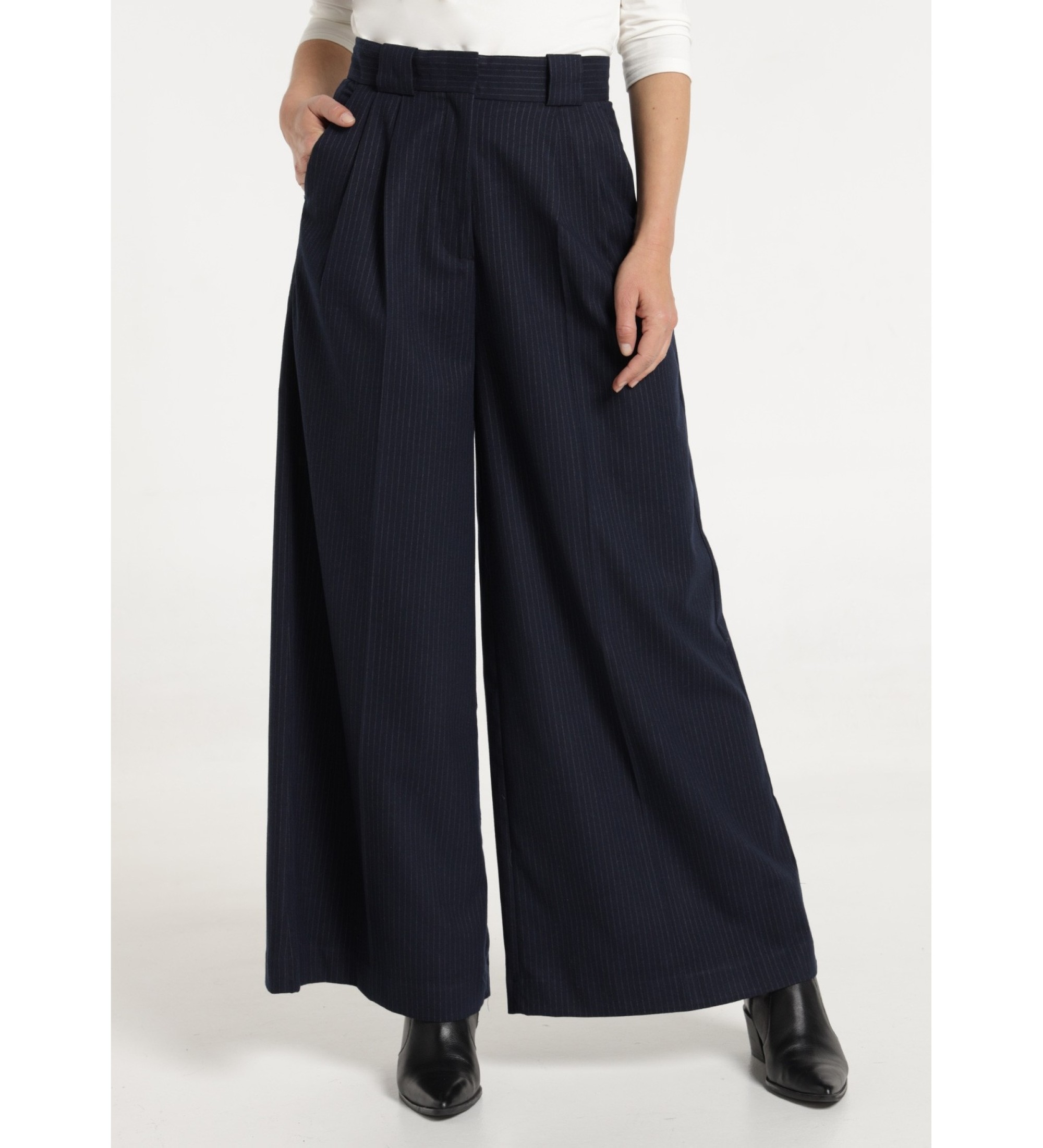 Victorio & Lucchino, V&L Wide Leg trousers navy