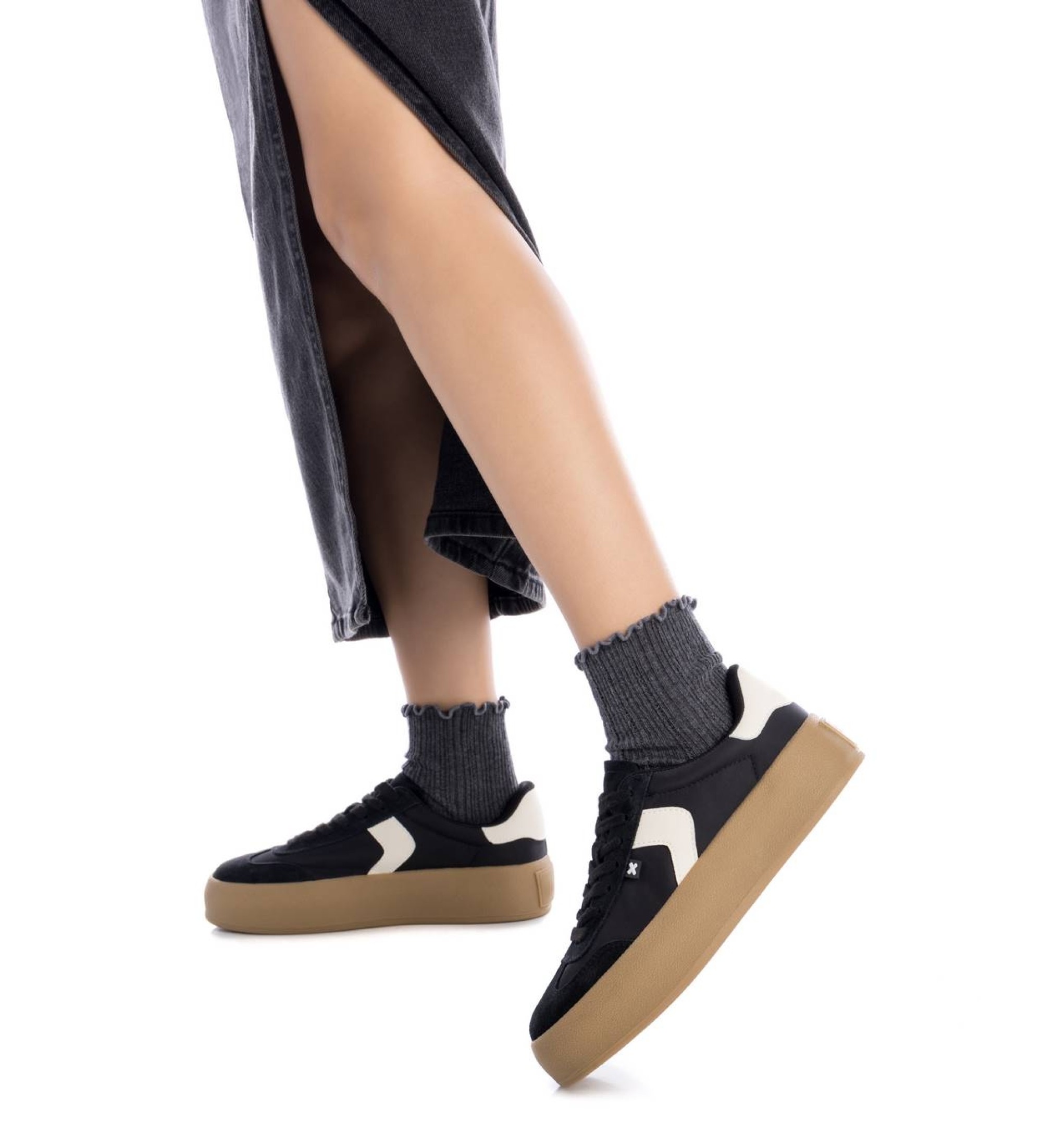 Xti Turnschuhe 142953 schwarz Xti Turnschuhe 142953 schwarz