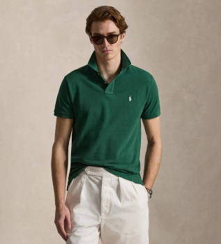 L'iconica polo piqué verde scuro