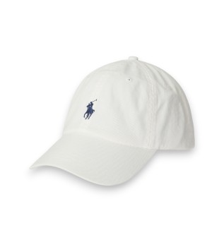 L'iconico cappello in chino di cotone bianco
