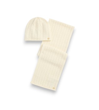 Conjunto de gorro y bufanda crudo