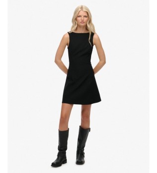 Sort LBD kjole med rund halsudskæring