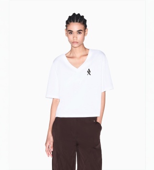 Hvid cropped T-shirt med spids hals