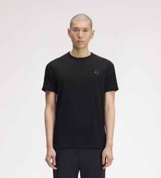 Camiseta Ringer Contrast Tape negra