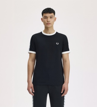 Camiseta Ringer Taped negra