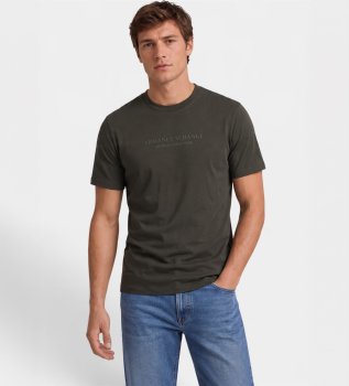 Camisete com logotipo em relevo verde