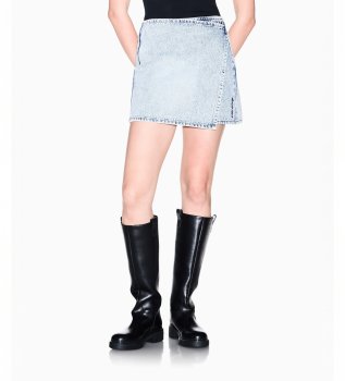 Blauer Jeans-Minirock mit Wickeldesign