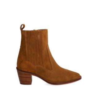 Brown Nevada leather ankle boots