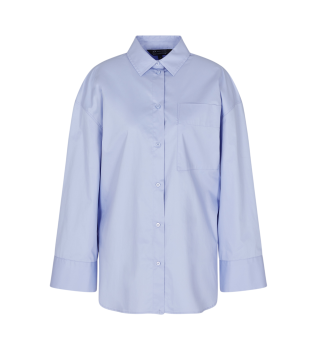 Modra srajca prevelike velikosti