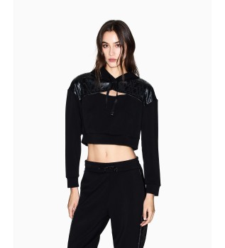 Short sweatshirt with black cut