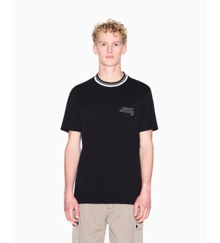 Camiseta de corte regular con perfil contrastante negro