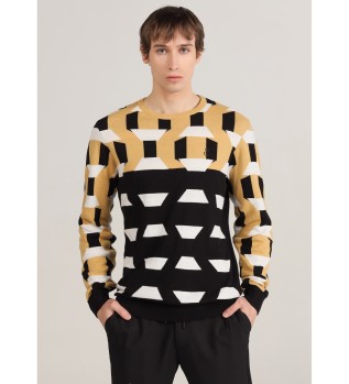 Trje med kasseformet hals og geometriske motiver