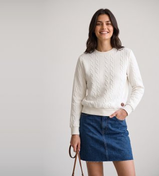 Sweatshirt aus gebrochenem weißem Zopfstrick