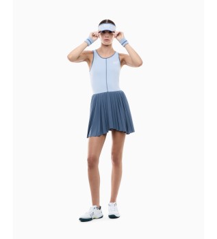 Robe de tennis bleue