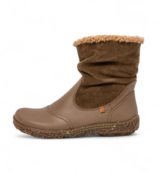Botins em pele N758 Soft Nappa Plume castanho