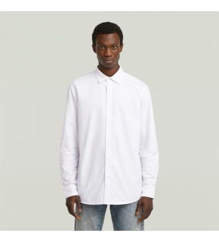 Camicia bianca pulita e regolare