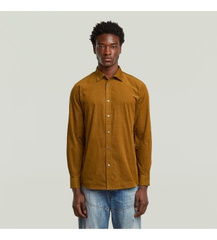 Camicia marrone pulita e normale