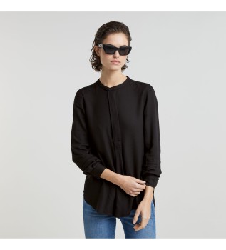 T-shirt com meia carcela preta