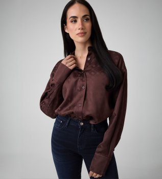 Camisa Carolyn con logo marrón