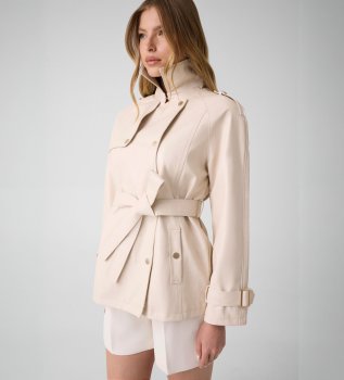 Trench court Marika en cuir synthétique beige