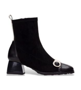 Schwarze Veloursleder-Stiefeletten