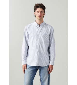 Echtes blaues Button-Down-Hemd